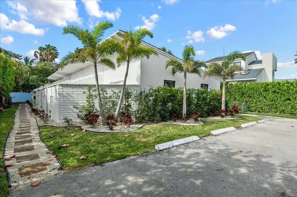 18 Adams Road Ocean Ridge FL 33435