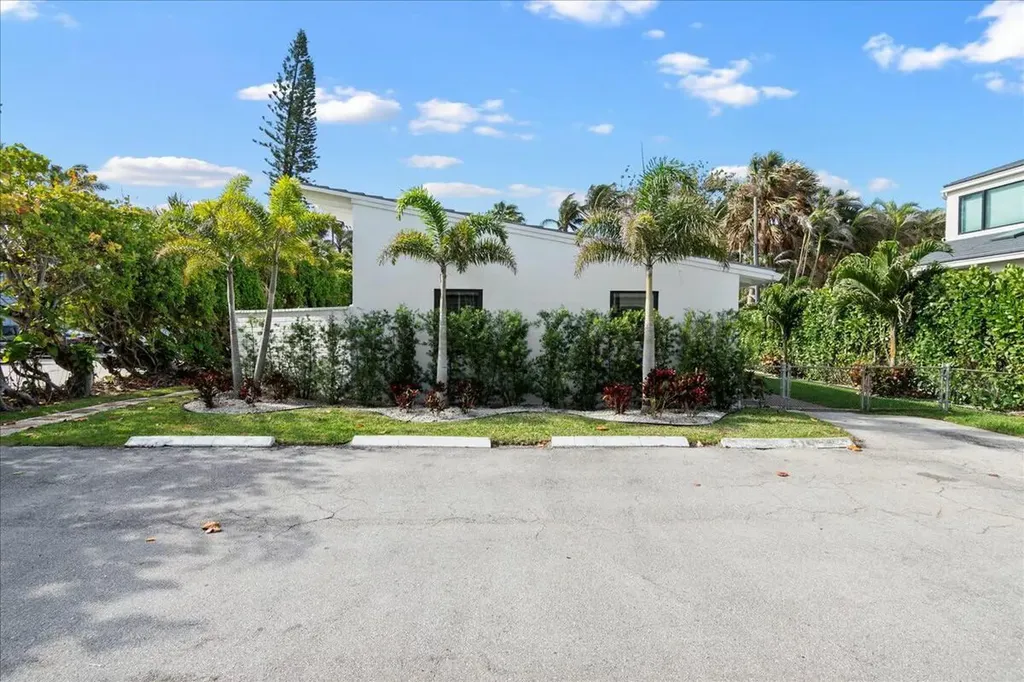 18 Adams Road Ocean Ridge FL 33435