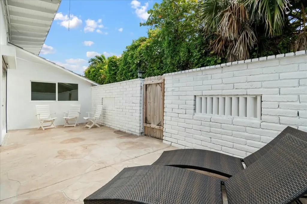 18 Adams Road Ocean Ridge FL 33435