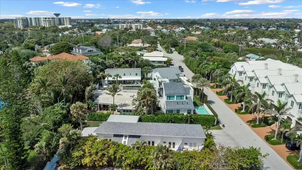 18 Adams Road Ocean Ridge FL 33435