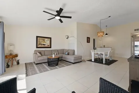 3212 S Lakeview Circle Fort Pierce FL 34949