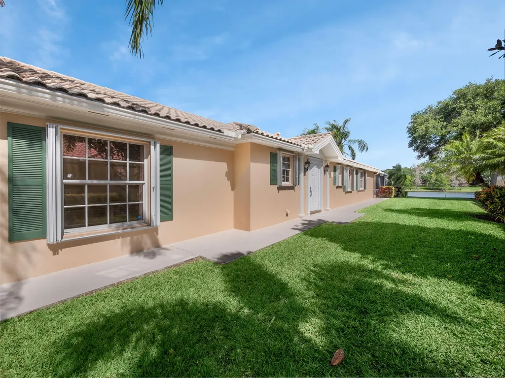 8359 Eleuthera Lane Wellington FL 33414