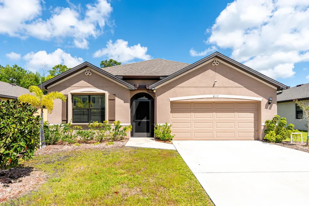 6007 NW Regent Street Port St Lucie FL 34983