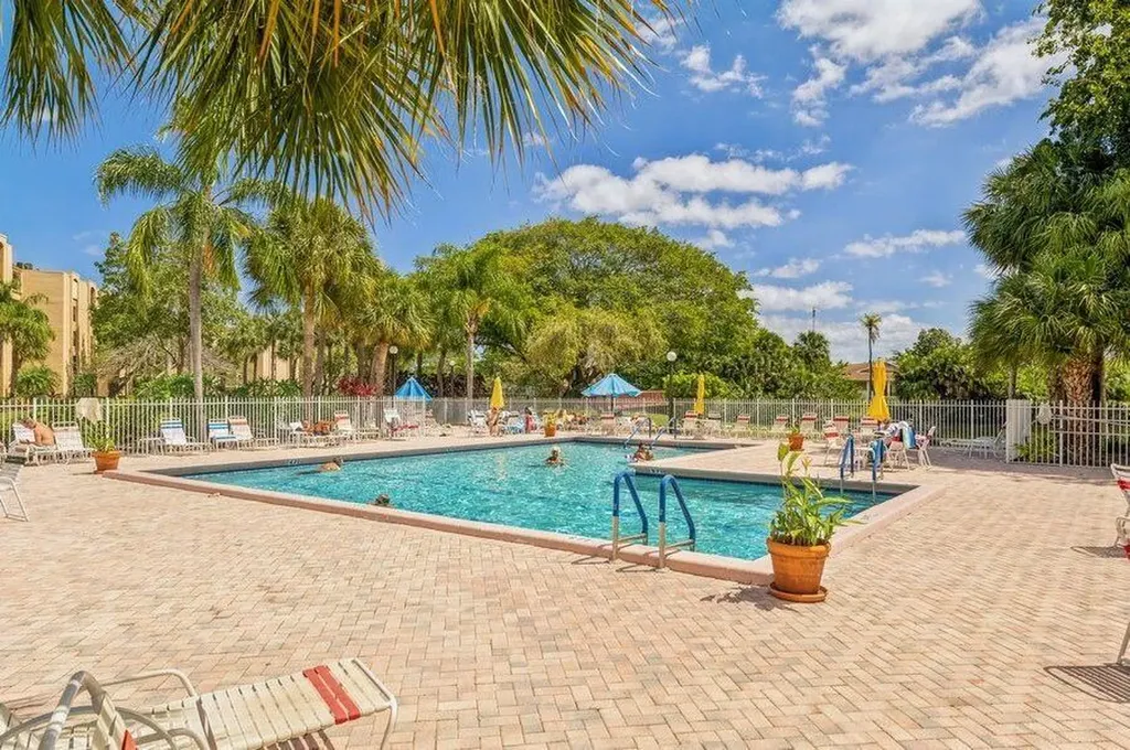 450 Egret Circle Delray Beach FL 33444