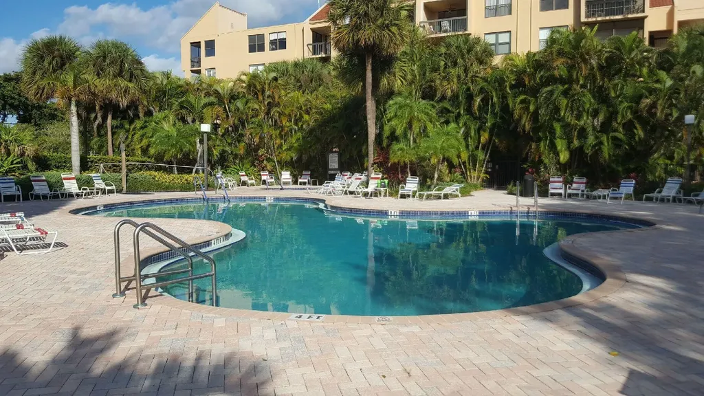 450 Egret Circle Delray Beach FL 33444