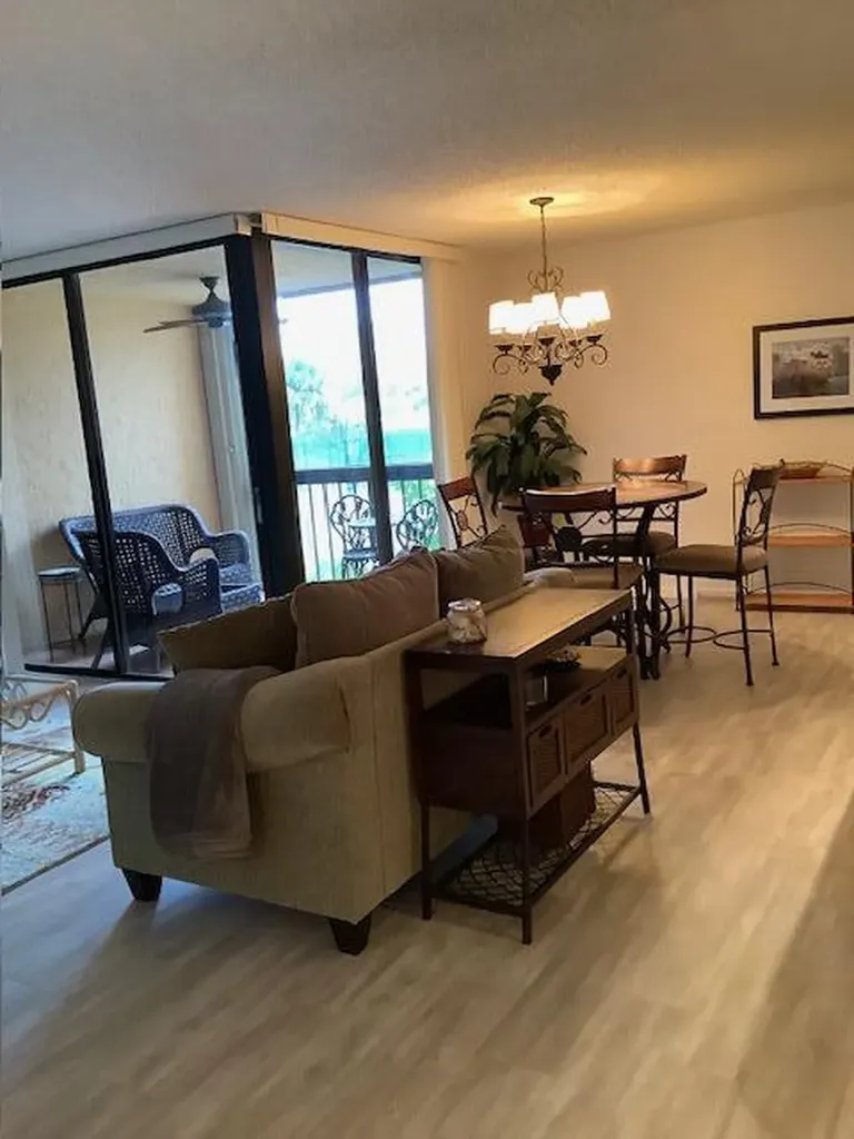 450 Egret Circle Delray Beach FL 33444