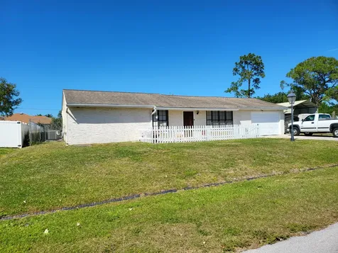 161 SE Dwight Avenue Port St Lucie FL 34983