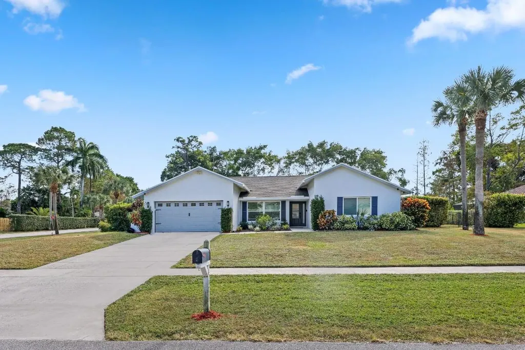 13181 La Mirada Circle Wellington FL 33414