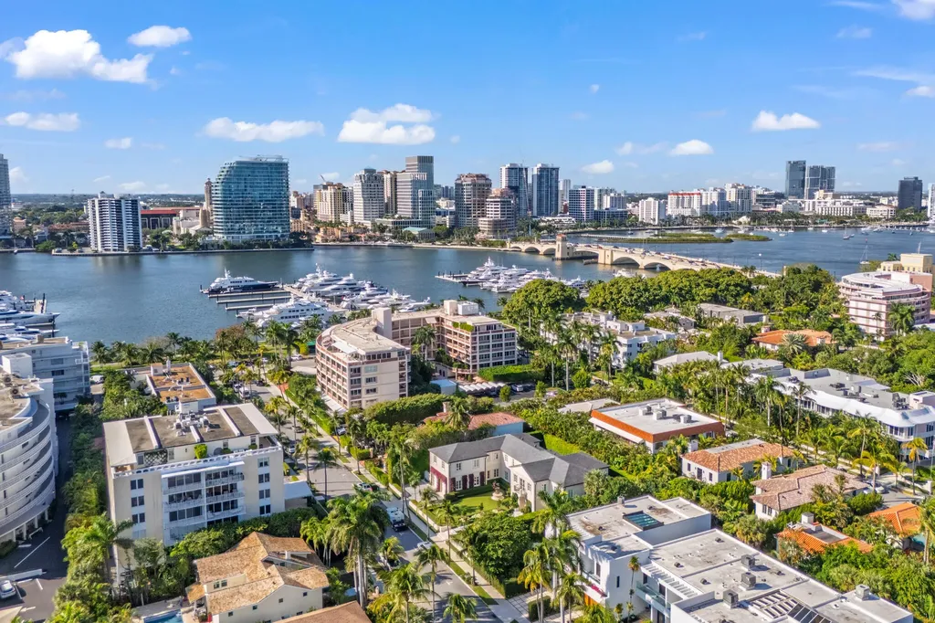 434 Chilean Avenue Palm Beach FL 33480