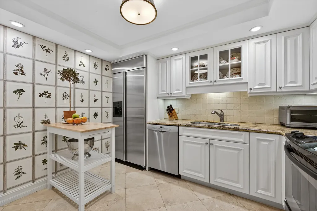 434 Chilean Avenue Palm Beach FL 33480
