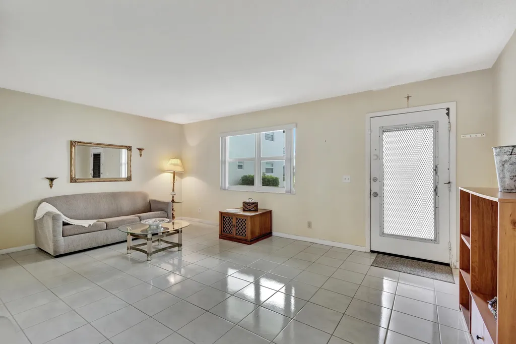161 Normandy Delray Beach FL 33484
