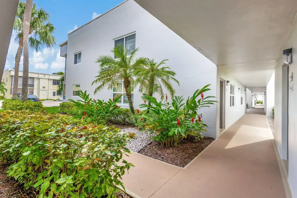 161 Normandy Delray Beach FL 33484