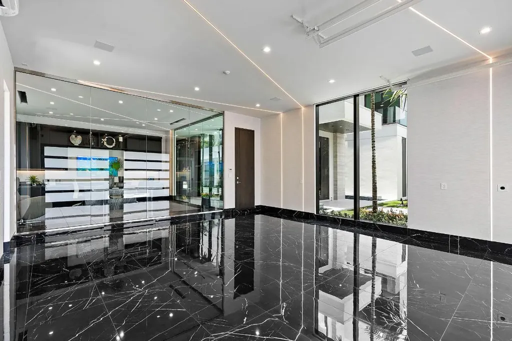 372 E Alexander Palm Road Boca Raton FL 33432