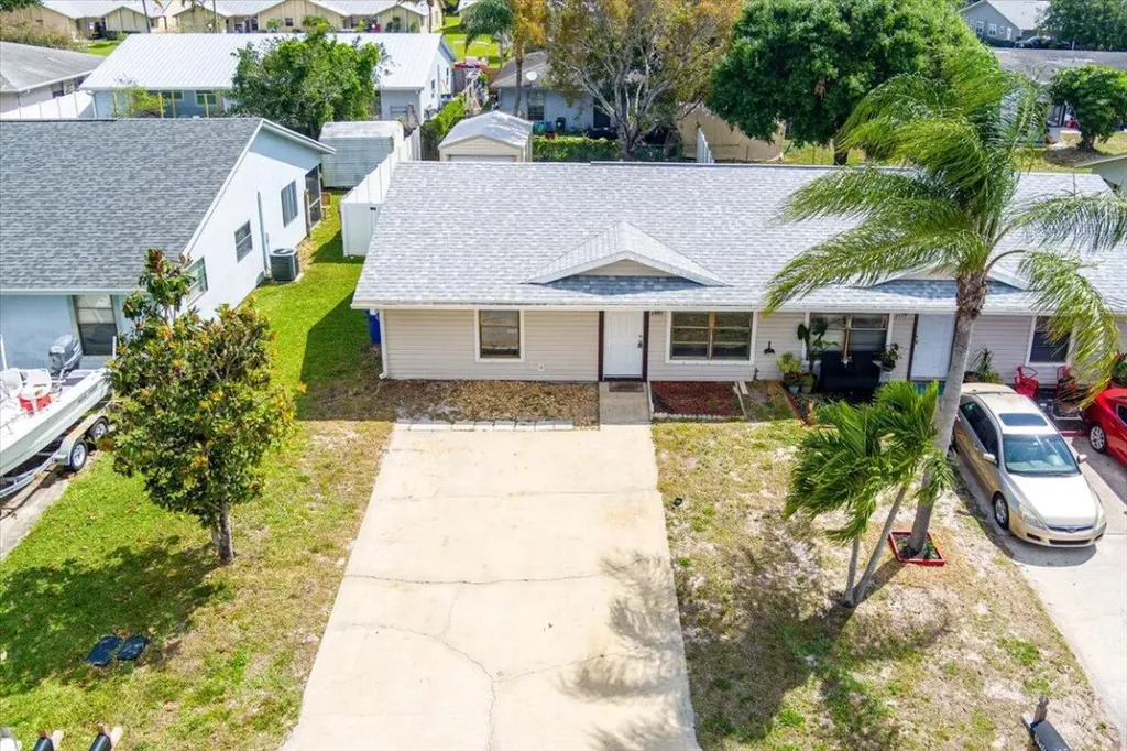 8995 SE Sandy Lane Hobe Sound FL 33455