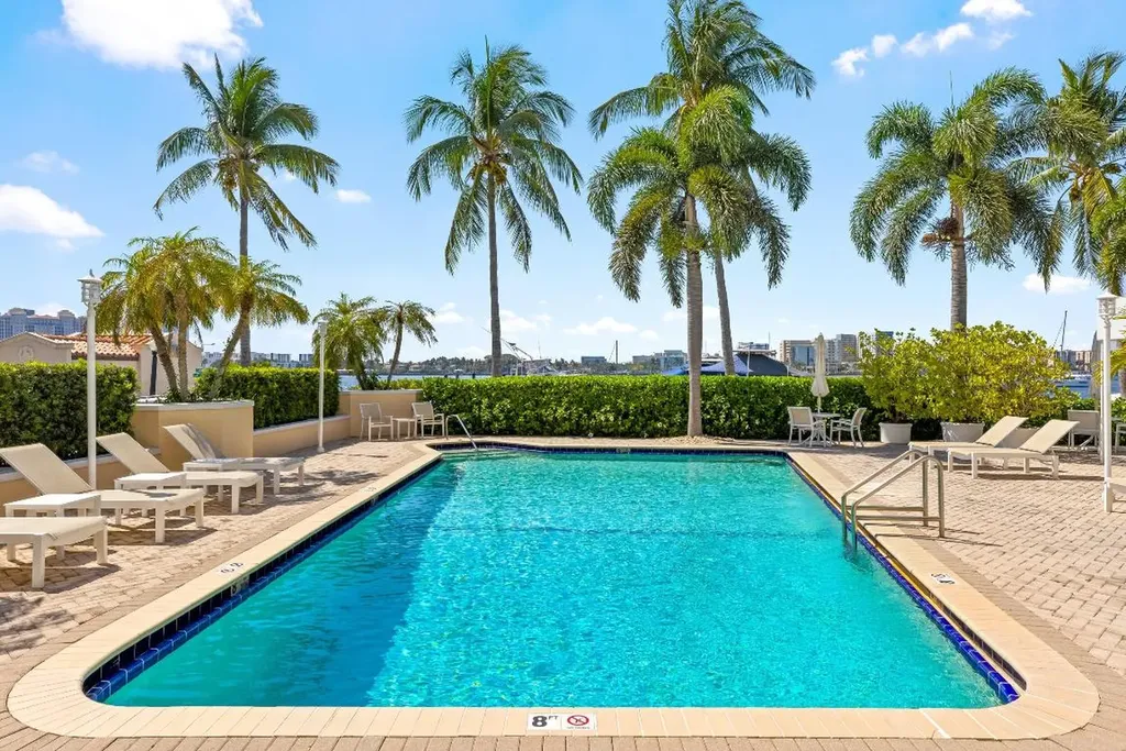 250 Bradley Place Palm Beach FL 33480
