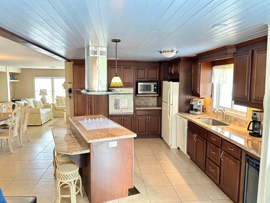 292 NW 53 Street Deerfield Beach FL 33064