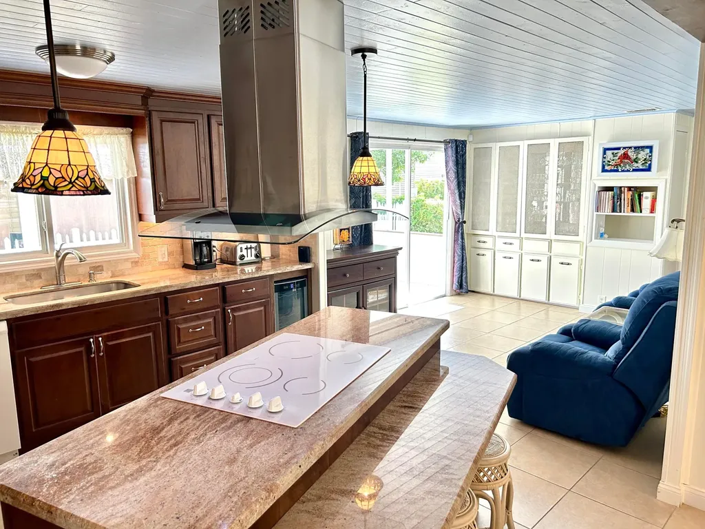 292 NW 53 Street Deerfield Beach FL 33064