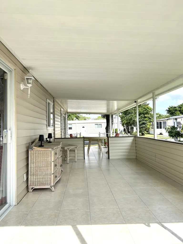 292 NW 53 Street Deerfield Beach FL 33064
