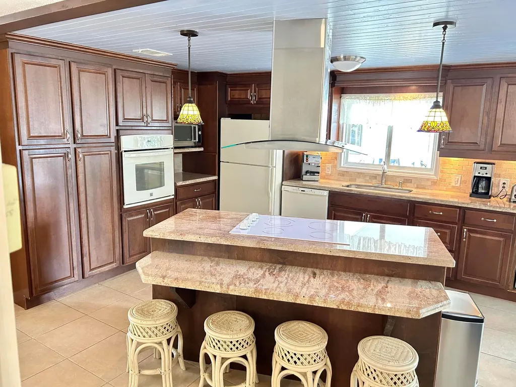 292 NW 53 Street Deerfield Beach FL 33064