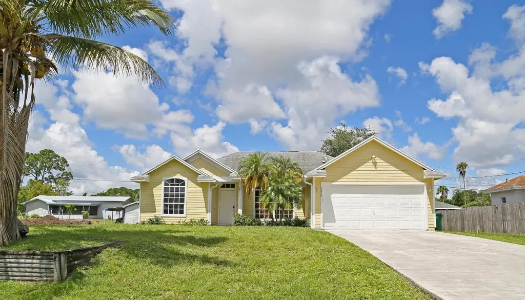 3020 SW Lucerne Street Port St Lucie FL 34953