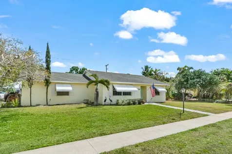 3556 Pinehurst Drive Lake Worth FL 33467