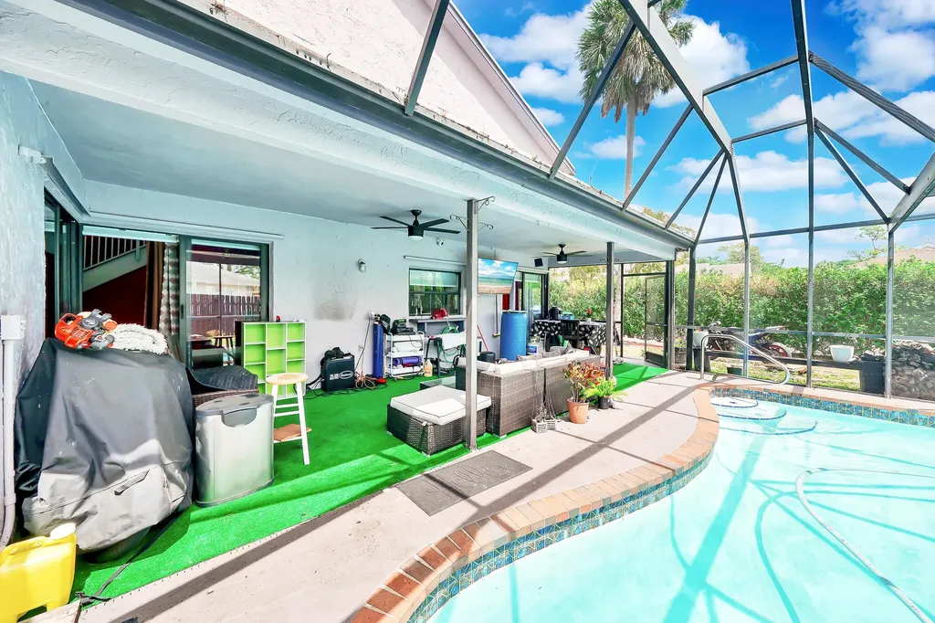 3750 NW 73rd Way Coral Springs FL 33065