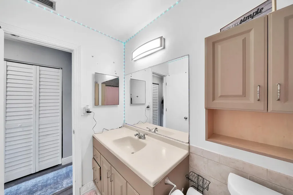 3750 NW 73rd Way Coral Springs FL 33065