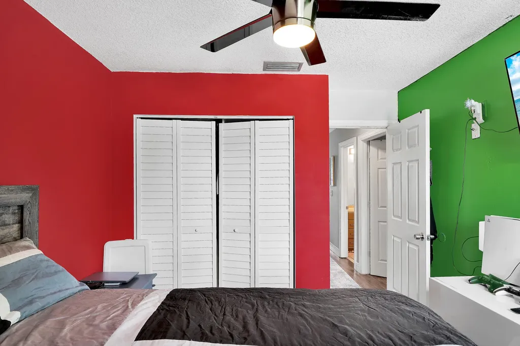 3750 NW 73rd Way Coral Springs FL 33065