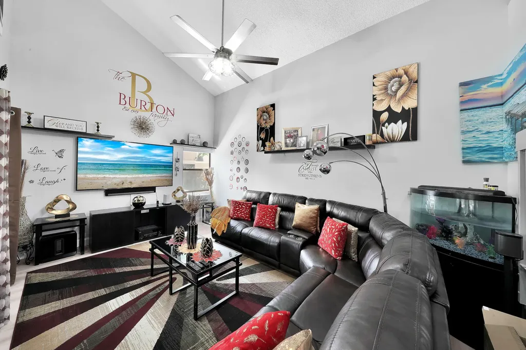 3750 NW 73rd Way Coral Springs FL 33065