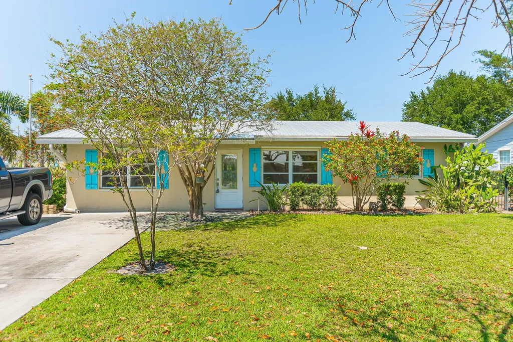 1079 NE Crescent Street Jensen Beach FL 34957