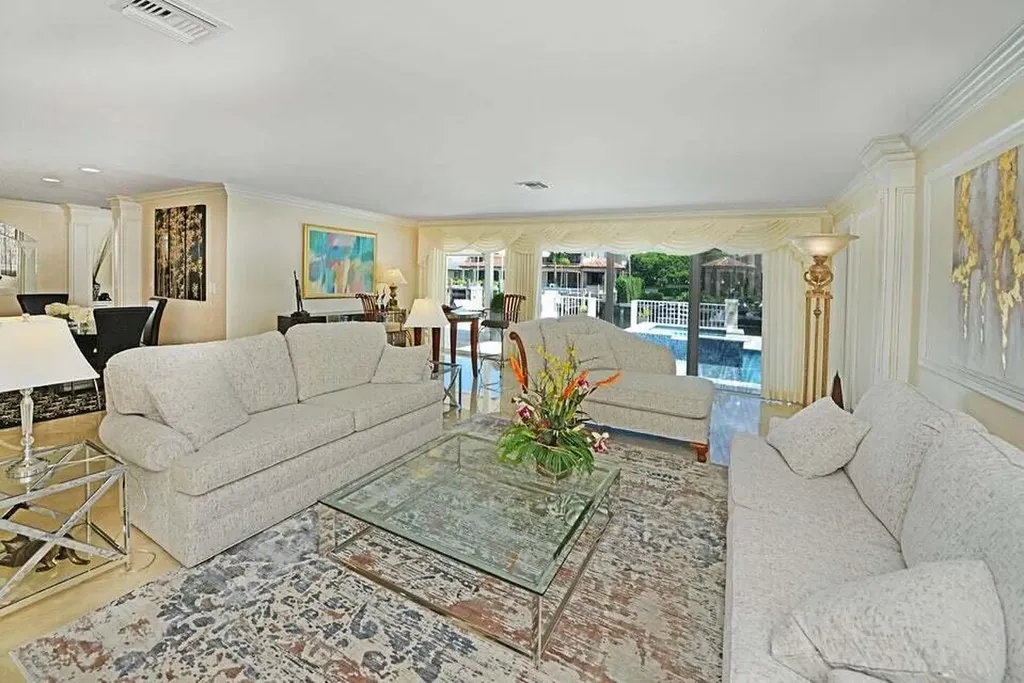 885 NE Mulberry Drive Boca Raton FL 33487