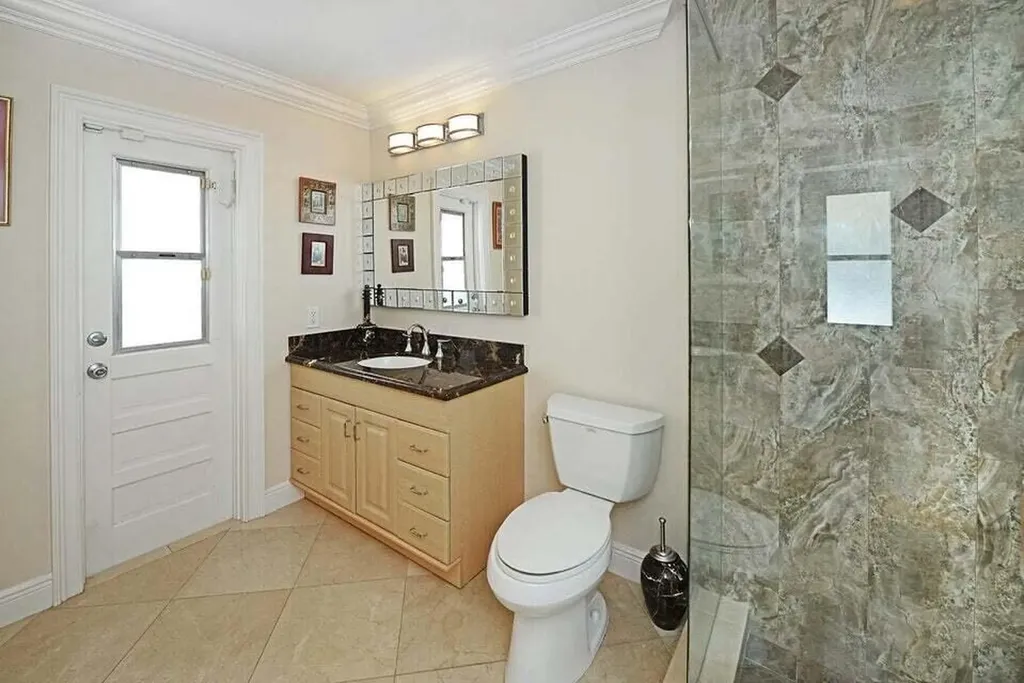 885 NE Mulberry Drive Boca Raton FL 33487