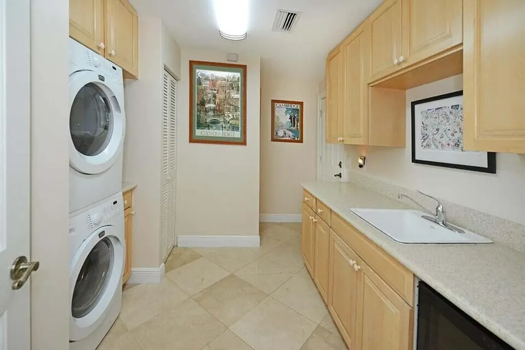 885 NE Mulberry Drive Boca Raton FL 33487