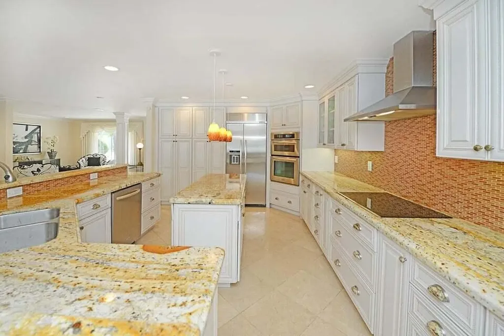 885 NE Mulberry Drive Boca Raton FL 33487