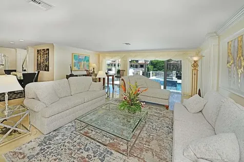 885 NE Mulberry Drive Boca Raton FL 33487