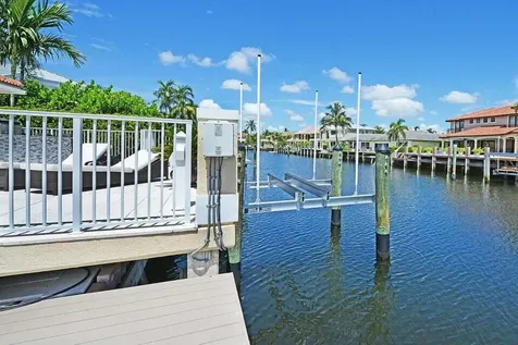 885 NE Mulberry Drive Boca Raton FL 33487