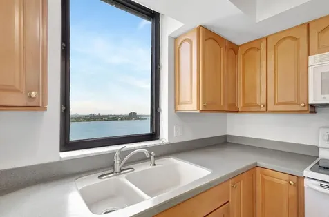 5380 N Ocean Drive Singer Island FL 33404