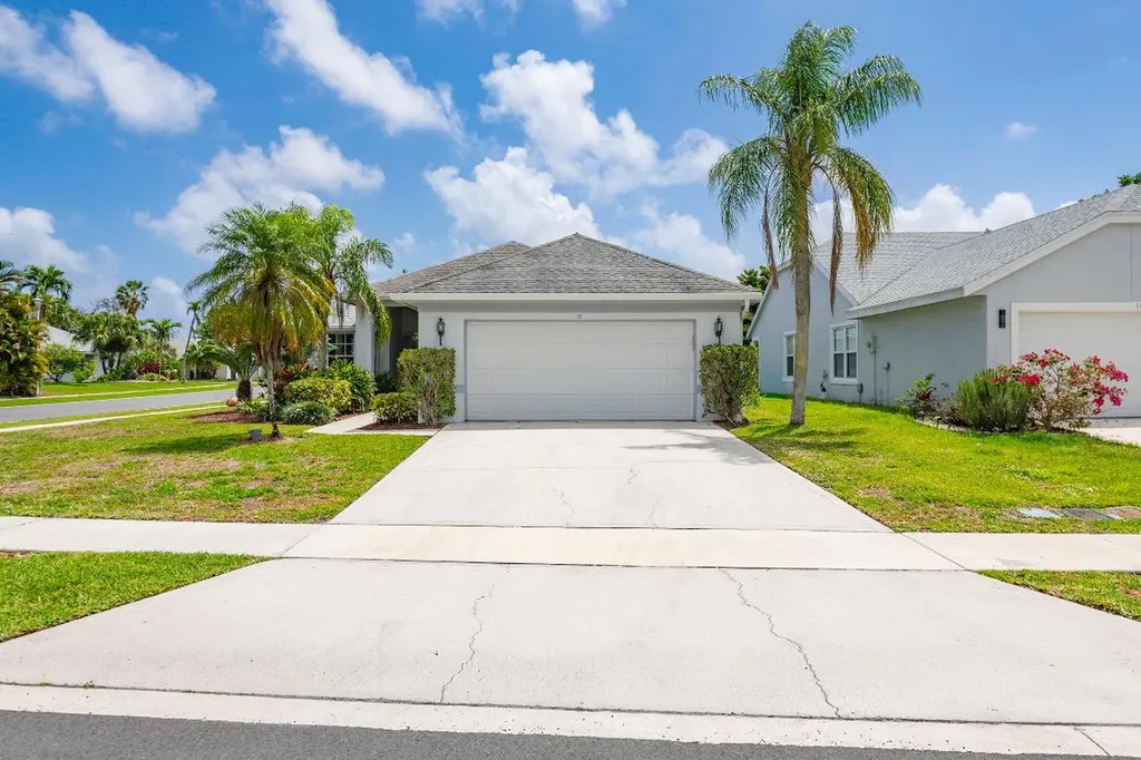 17 Heather Trace Drive Boynton Beach FL 33436