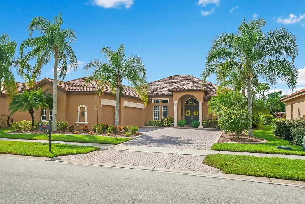 837 SW Grand Reserves Boulevard Port St Lucie FL 34986