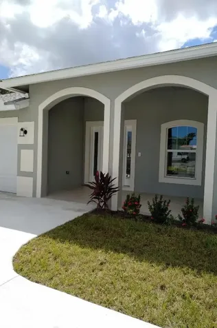 712 SE Thornhill Drive Port St Lucie FL 34983