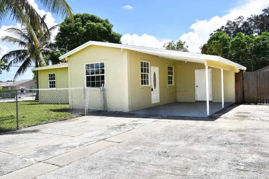 514 NE 16th Avenue Boynton Beach FL 33435