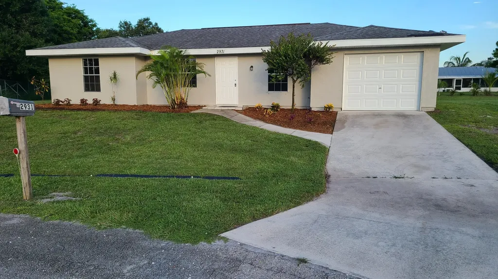 2931 SW Birtle Court Port St Lucie FL 34953