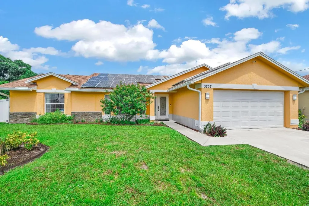 5727 NW Alcazar Terrace Port St Lucie FL 34986