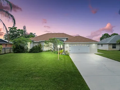 252 SW Ridgecrest Drive Port St Lucie FL 34953