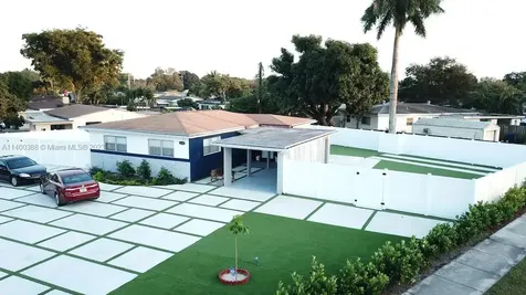 3240 SW 17th Street Fort Lauderdale FL 33312