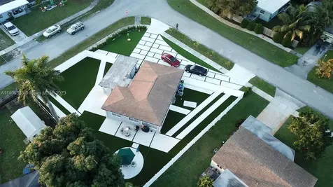 3240 SW 17th Street Fort Lauderdale FL 33312