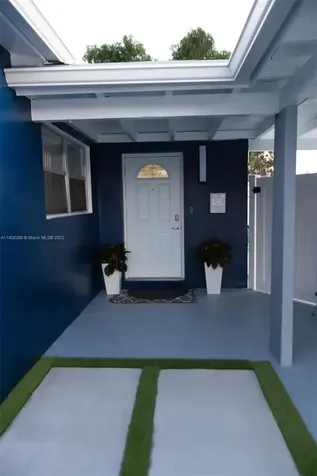 3240 SW 17th Street Fort Lauderdale FL 33312