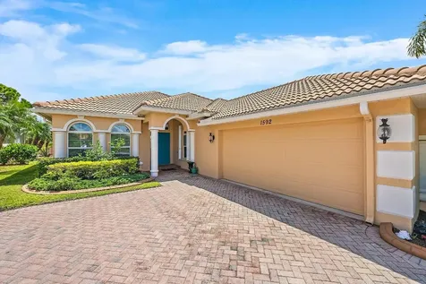 1592 NW Old Oak Terrace Jensen Beach FL 34957