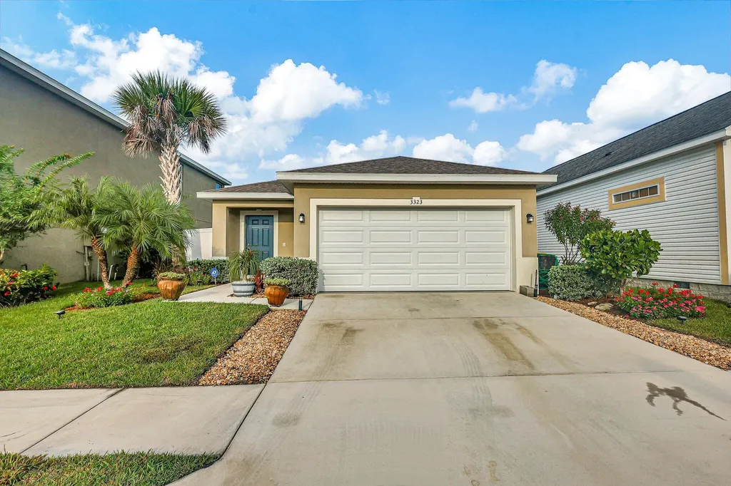 3323 Columbia Square Way Fort Pierce FL 34982