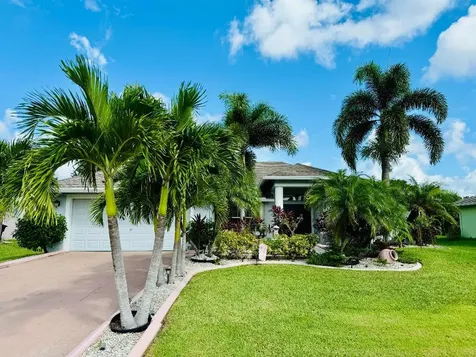 373 SW Donna Terrace Port St Lucie FL 34984